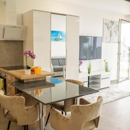 Panorama Superior Apartments - Pool, Garden, Parking Balatonalmádi Εξωτερικό φωτογραφία