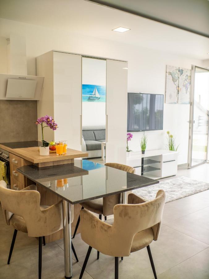 Panorama Superior Apartments - Pool, Garden, Parking Balatonalmádi Εξωτερικό φωτογραφία