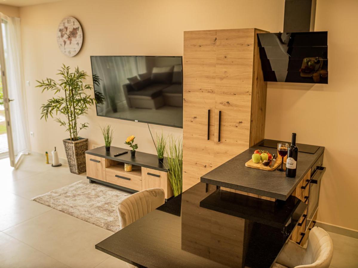 Panorama Superior Apartments - Pool, Garden, Parking Balatonalmádi Εξωτερικό φωτογραφία
